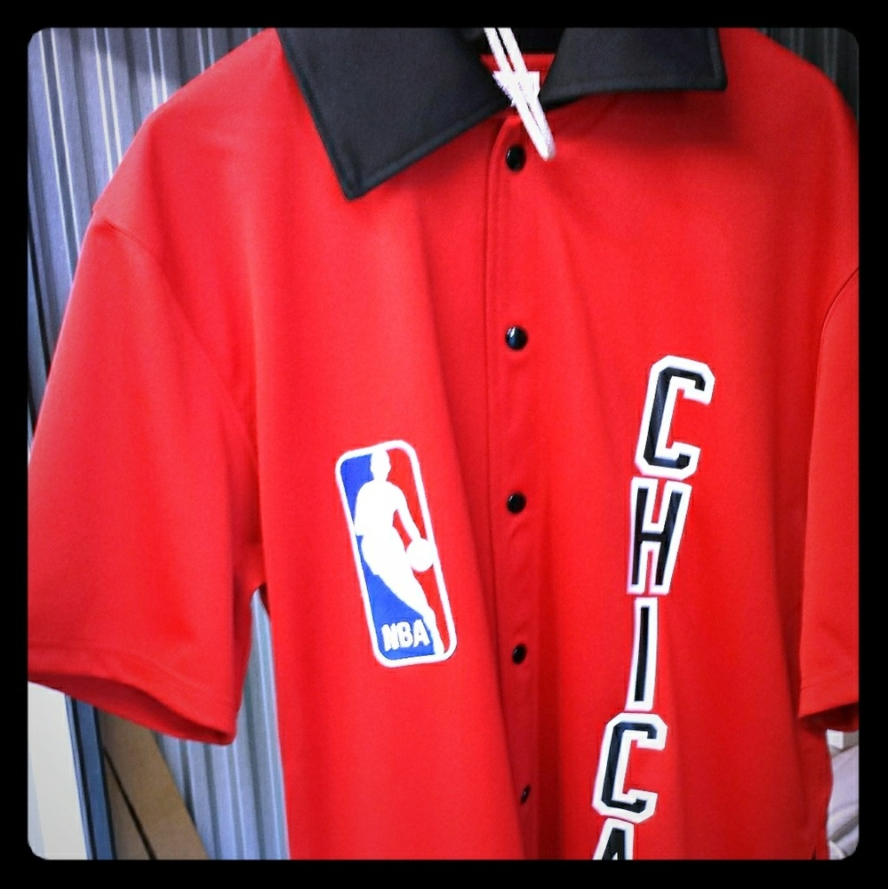 1986 throwback Chicago Bulls warm-up jersey
